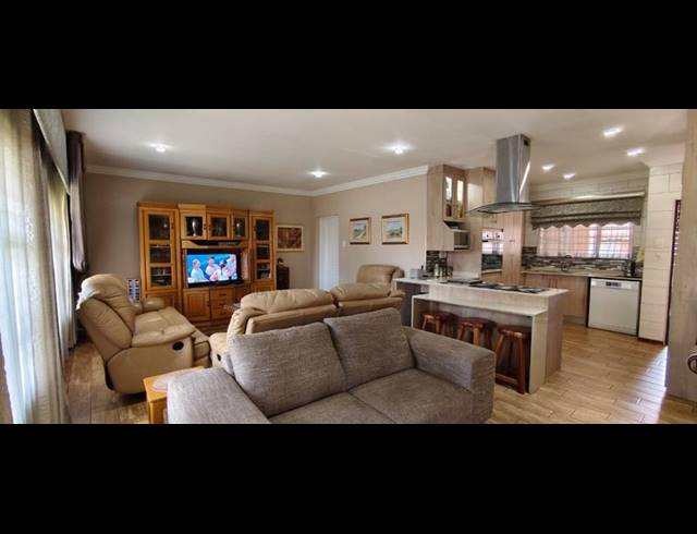 2 BEDROOM SIMPLEX FOR SALE IN NORTON PARK